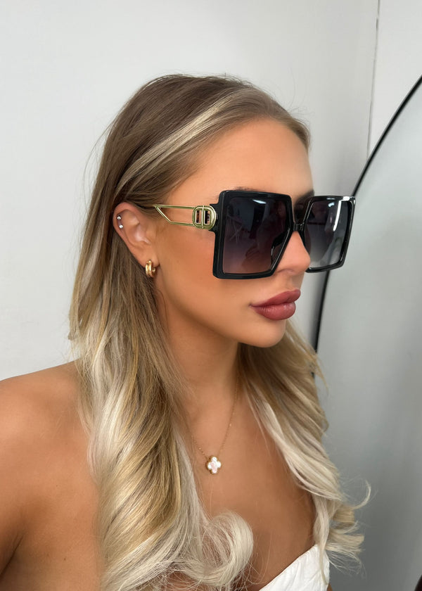Retro Visor Sunglasses With Gold Trim - Black