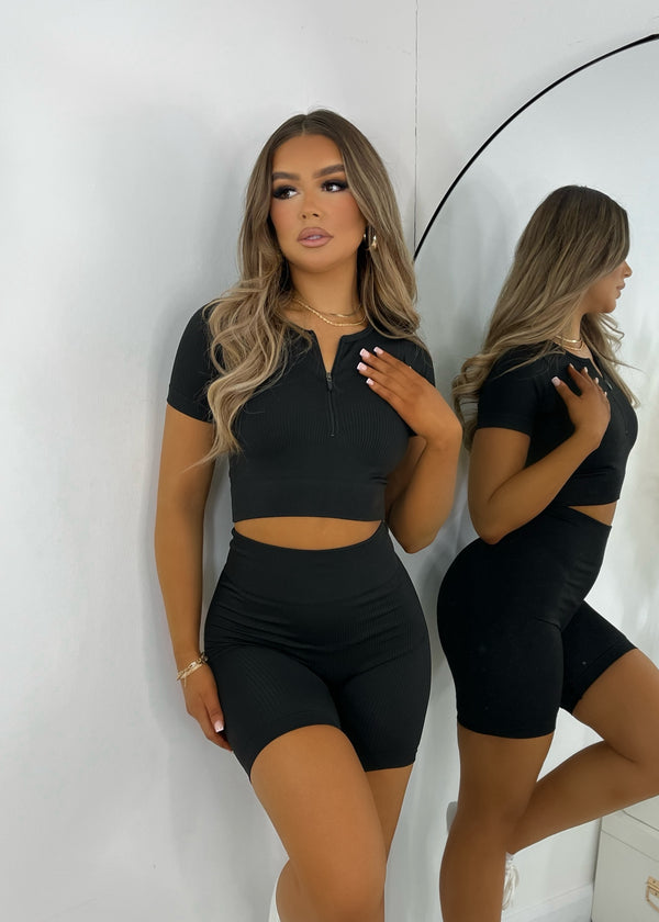 Comfort SZN Crop Top And Cycling Shorts Set - Black