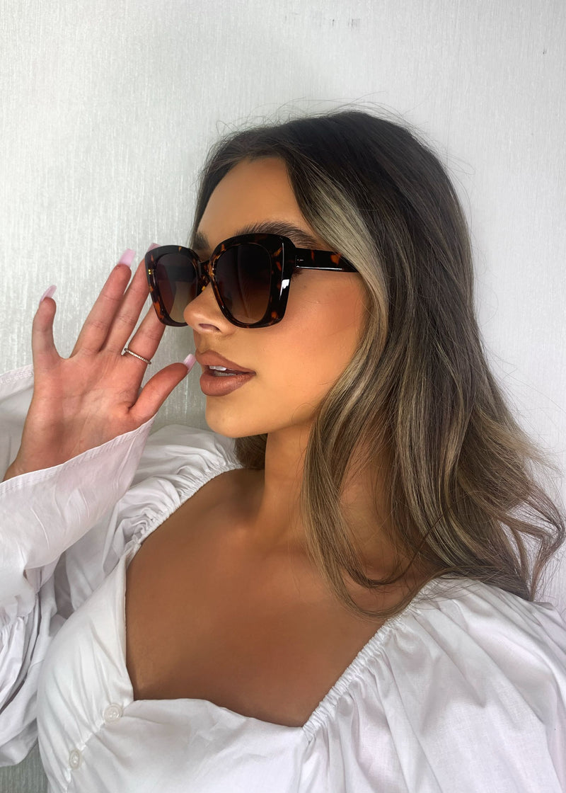 Bianca Oversized Cat Eye Sunglasses - Tortoise Shell